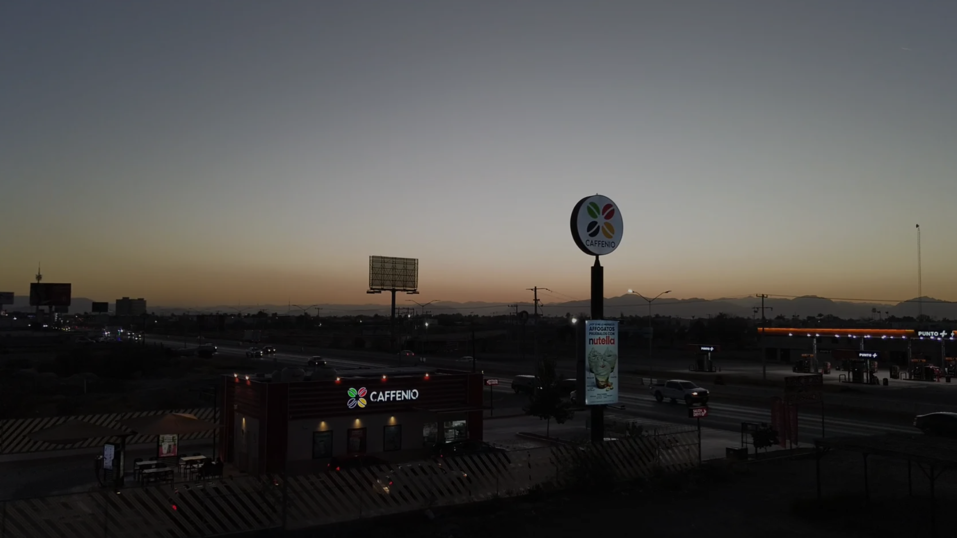 Drive-Thru CAFFENIO con sensores e instrumentación de carril rápido